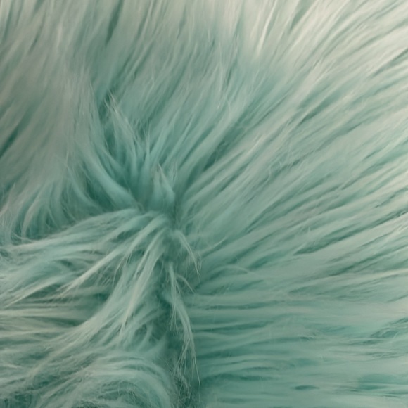 20” faux fur heart rug. Teal colored. Super soft accent rug. - Picture 2 of 3